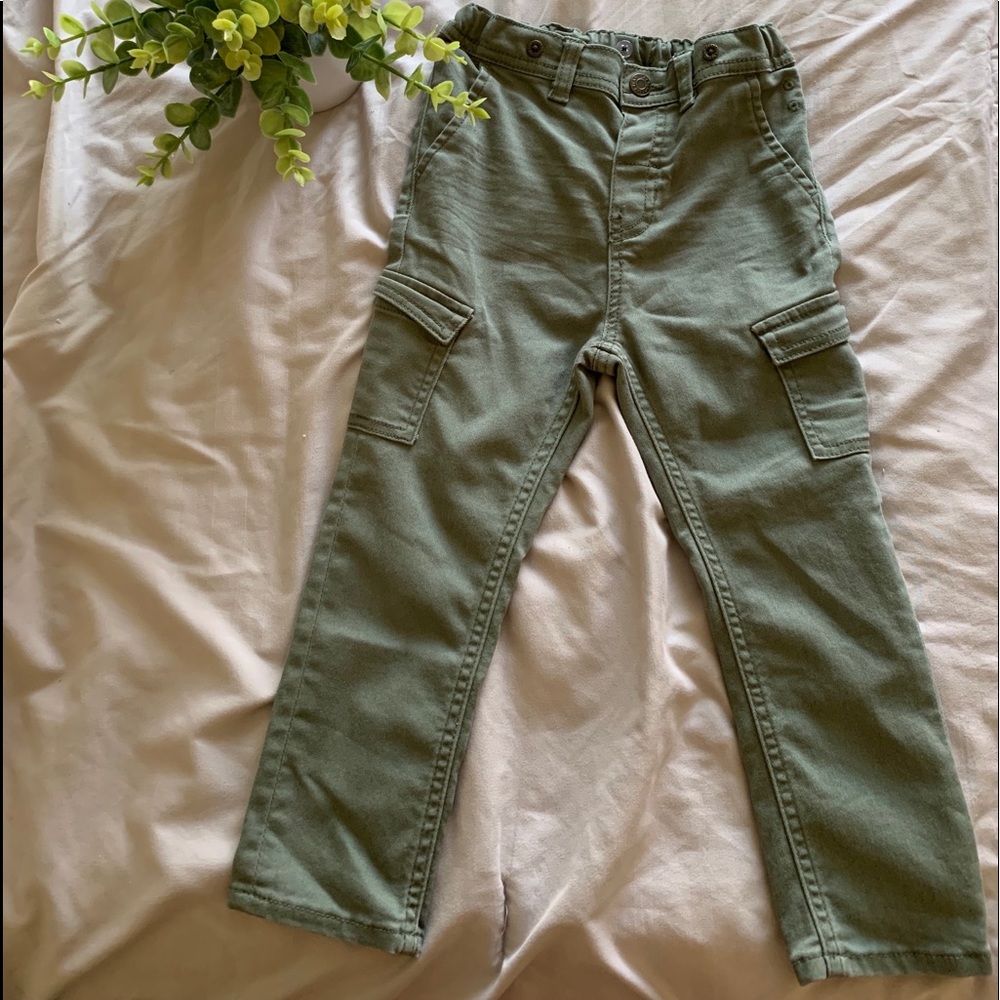 Navy green pants for a toddler